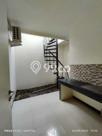 SPECIAL PRICE! Rumah di Taman Kopo Indah, 3 KT, Akses Mudah Fasilitas Umum, Luas 90m² Bangunan 108m² SPECIAL PRICE! Rumah di Taman Kopo Indah, 3 KT, Akses Mudah Fasilitas Umum, Luas 90m² Bangunan 108m²
