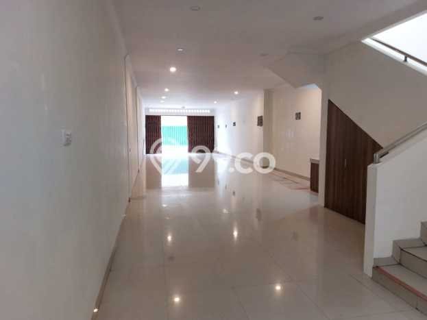 Ruko di , Luas 275m2m², Lokasi Komersial, For Rent Ruko di , Luas 275m2m², Lokasi Komersial, For Rent
