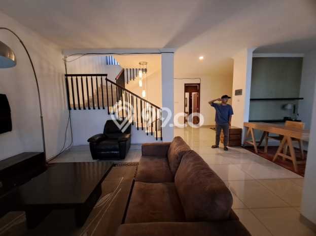 Rumah Mewah Dijual LT 143m2 di Sukasari, Bandung Rumah Mewah Dijual LT 143m2 di Sukasari, Bandung