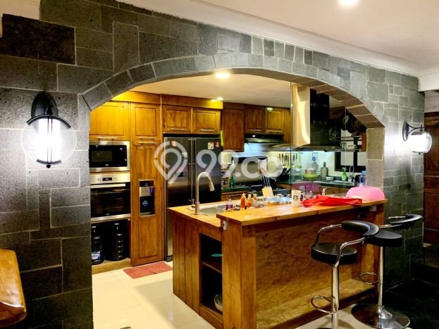 Rumah Elit Modern Tanpa Renovasi di Serua Tangerang Rumah Elit Modern Tanpa Renovasi di Serua Tangerang