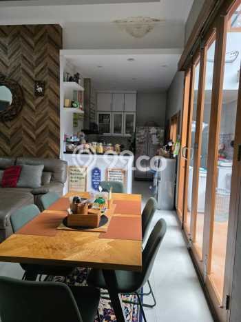 Hunian Mewah LB 240m2 Siap Pakai Desain Elegan di Modernland, Tangerang Hunian Mewah LB 240m2 Siap Pakai Desain Elegan di Modernland, Tangerang