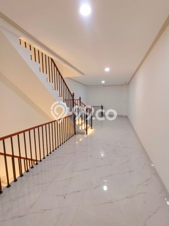 Rumah Elit LB 284m2 Siap Pakai Desain Elegan di Taman Ratu, Jakarta Barat Rumah Elit LB 284m2 Siap Pakai Desain Elegan di Taman Ratu, Jakarta Barat