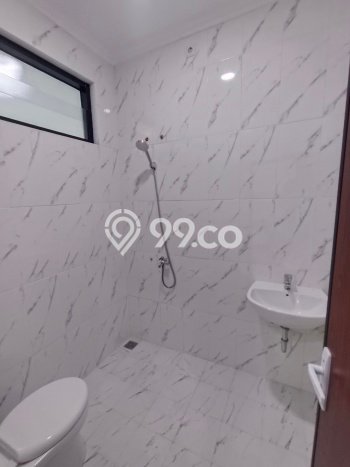 Ruko Paling Dicari LB 166m2 Dijual di Kebon Jeruk Ruko Paling Dicari LB 166m2 Dijual di Kebon Jeruk