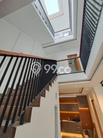 Jual Rumah Luas Megah Dengan View Eksklusif di Duri Kepa, Jakarta Barat Jual Rumah Luas Megah Dengan View Eksklusif di Duri Kepa, Jakarta Barat