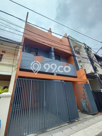 Rumah Luas Asri 3 KT Siap Pakai di Tanjung Duren Jakarta Barat Rumah Luas Asri 3 KT Siap Pakai di Tanjung Duren Jakarta Barat