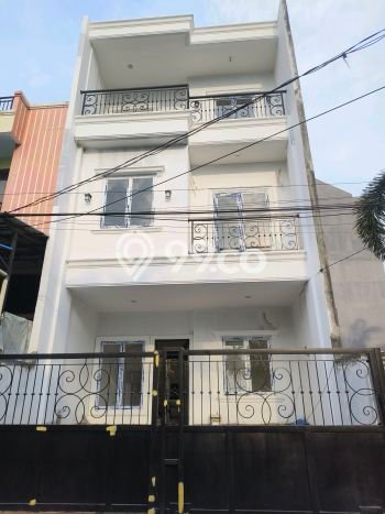 Hunian Mewah LB 200m2 Siap Huni Desain Elegan di Duri Kepa, Jakarta Barat Hunian Mewah LB 200m2 Siap Huni Desain Elegan di Duri Kepa, Jakarta Barat