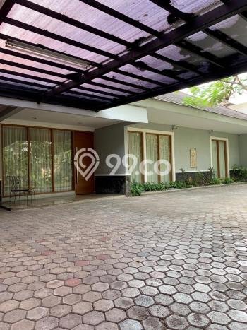 For Sale! Luxury House LT 1295m2 Desain Elegan di Pejaten For Sale! Luxury House LT 1295m2 Desain Elegan di Pejaten