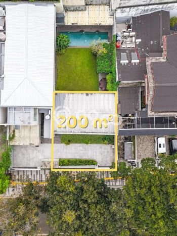 Rumah Eksklusif Siap Huni LT 200m2 di Kebayoran Baru, Jakarta Selatan Rumah Eksklusif Siap Huni LT 200m2 di Kebayoran Baru, Jakarta Selatan