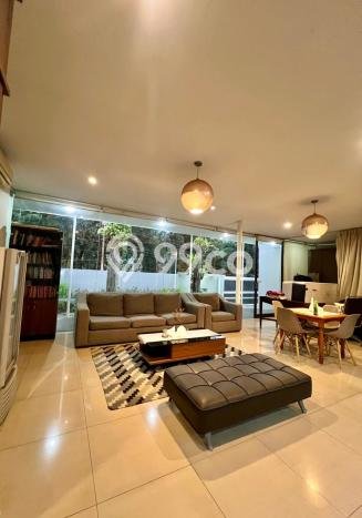 Rumah Eksklusif Siap Huni LT 200m2 di Kebayoran Baru, Jakarta Selatan Rumah Eksklusif Siap Huni LT 200m2 di Kebayoran Baru, Jakarta Selatan