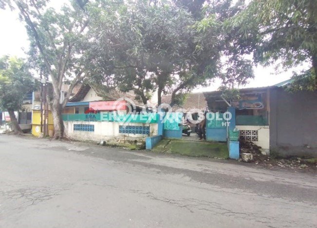 Rumah Strategis Minimalis Lb 220m2 di Nusukan, Solo Rumah Strategis Minimalis Lb 220m2 di Nusukan, Solo