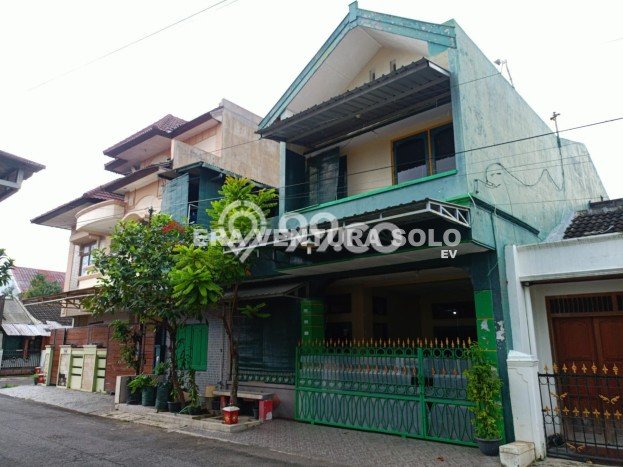 For Sale Rumah 4 Kamar Lokasi Ideal Bagus dan Strategis di Colomadu For Sale Rumah 4 Kamar Lokasi Ideal Bagus dan Strategis di Colomadu