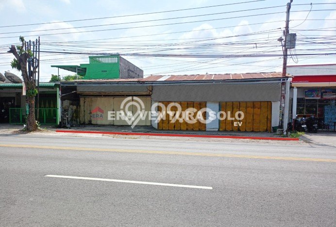 KAWASAN PREMIUM! Komersial di Colomadu, Luas 700m², Akses Utama KAWASAN PREMIUM! Komersial di Colomadu, Luas 700m², Akses Utama