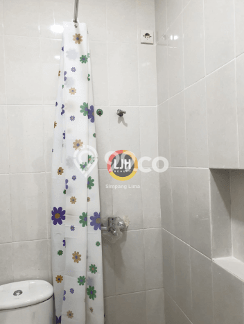 Rumah Minimalis 4 Kamar LT 102m2 di Graha Padma Rumah Minimalis 4 Kamar LT 102m2 di Graha Padma