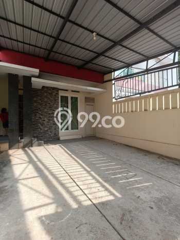 NEW LISTING! Rumah Strategis area Puspowarno, LT 180m² LB 300m² NEW LISTING! Rumah Strategis area Puspowarno, LT 180m² LB 300m²