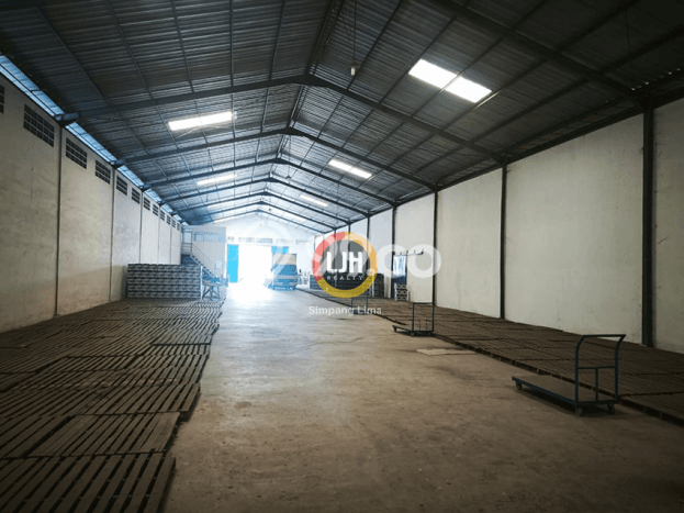 Gudang disewakan lokasi strategis Ngaliyan Semarang 1800m2 Gudang disewakan lokasi strategis Ngaliyan Semarang 1800m2