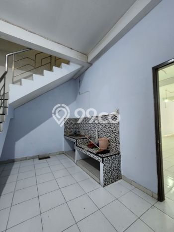 Disewakan Ruko komersial di Ujung Pandang luas bangunan 270m2 Disewakan Ruko komersial di Ujung Pandang luas bangunan 270m2