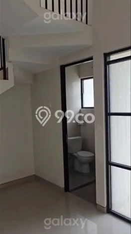 Disewakan! Rumah 3 Kamar Tidur &
3 Kamar Mandi di Malang Kota, Malang Disewakan! Rumah 3 Kamar Tidur &
3 Kamar Mandi di Malang Kota, Malang