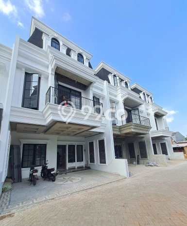 Hot Offer Hunian Mewah Ideal dan Luas di Jagakarsa, Jakarta Selatan Hot Offer Hunian Mewah Ideal dan Luas di Jagakarsa, Jakarta Selatan