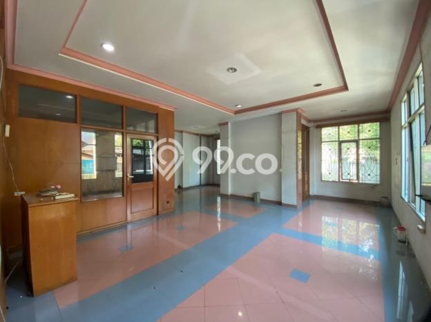 For Sale Hunian Elegan Klasik di Jakarta Timur For Sale Hunian Elegan Klasik di Jakarta Timur