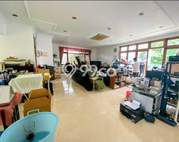 Ready to Use! Luxury House LT 385m2 Desain Modern di Kuningan Ready to Use! Luxury House LT 385m2 Desain Modern di Kuningan