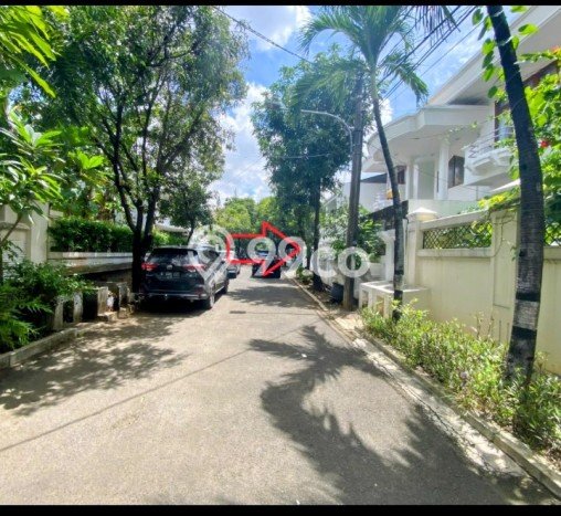 Ready to Use! Luxury House LT 385m2 Desain Modern di Kuningan Ready to Use! Luxury House LT 385m2 Desain Modern di Kuningan