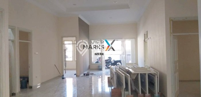 Rumah Mewah LB 300m2 Siap Huni Desain Elegan di Manyar, Surabaya Rumah Mewah LB 300m2 Siap Huni Desain Elegan di Manyar, Surabaya