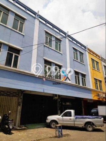 Ruko Disewa di Surabaya dengan LB 225m2 Area Komersial Ramai Ruko Disewa di Surabaya dengan LB 225m2 Area Komersial Ramai