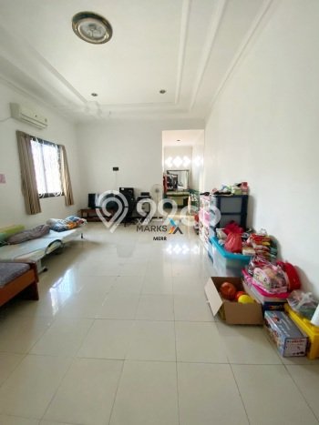 Unit Komersial Disewa Lokasi Rungkut, Surabaya Spesifikasi Luas Bangunan 1500m2 Unit Komersial Disewa Lokasi Rungkut, Surabaya Spesifikasi Luas Bangunan 1500m2