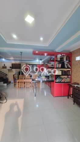 Hunian Elit LB 600m2 Siap Huni Desain Elegan di Bintaro, Tangerang Selatan Hunian Elit LB 600m2 Siap Huni Desain Elegan di Bintaro, Tangerang Selatan