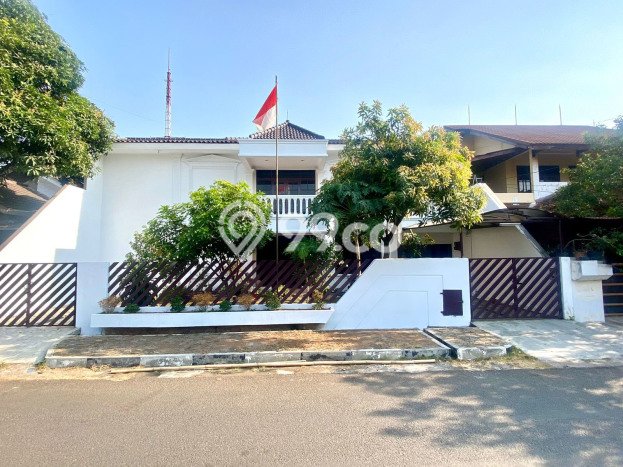Ready to Use! Luxury House LT 346m2 Desain Modern di Cibubur Ready to Use! Luxury House LT 346m2 Desain Modern di Cibubur