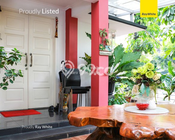 Rumah Elit Modern Tanpa Renovasi di Bintaro Tangerang Selatan Rumah Elit Modern Tanpa Renovasi di Bintaro Tangerang Selatan