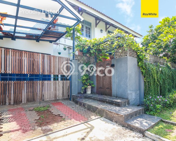 Rumah Elit Modern Tanpa Renovasi di Cinere Jakarta Selatan Rumah Elit Modern Tanpa Renovasi di Cinere Jakarta Selatan