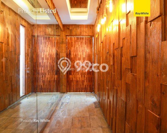 Rumah Elit Modern Tanpa Renovasi di Cinere Jakarta Selatan Rumah Elit Modern Tanpa Renovasi di Cinere Jakarta Selatan