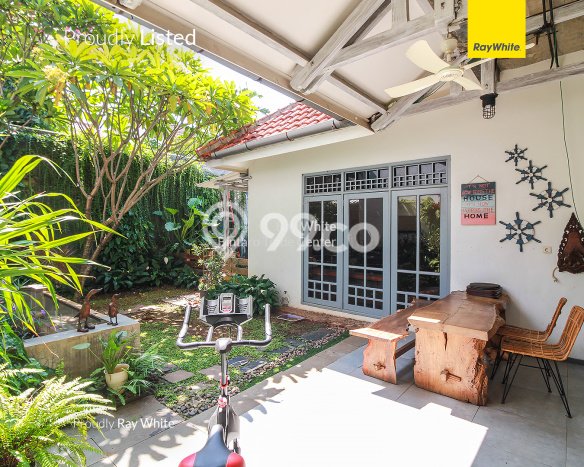 Rumah Elit Modern Tanpa Renovasi di Cinere Jakarta Selatan Rumah Elit Modern Tanpa Renovasi di Cinere Jakarta Selatan