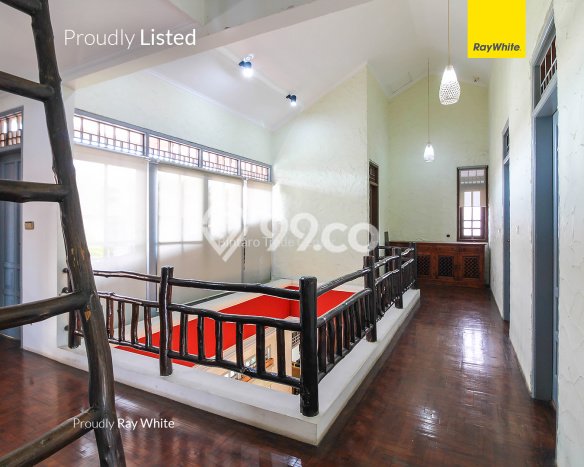 Rumah Elit Modern Tanpa Renovasi di Cinere Jakarta Selatan Rumah Elit Modern Tanpa Renovasi di Cinere Jakarta Selatan