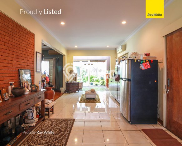 Dijual Rumah Luas Elegan Dengan View Cantik di Bintaro, Tangerang Selatan Dijual Rumah Luas Elegan Dengan View Cantik di Bintaro, Tangerang Selatan