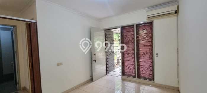 Rumah Mewah LB 250m2 Siap Huni Desain Elegan di BSD City, Tangerang Rumah Mewah LB 250m2 Siap Huni Desain Elegan di BSD City, Tangerang
