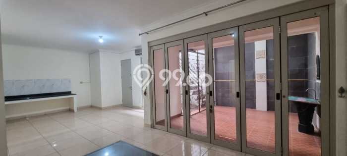 Rumah Mewah LB 250m2 Siap Huni Desain Elegan di BSD City, Tangerang Rumah Mewah LB 250m2 Siap Huni Desain Elegan di BSD City, Tangerang