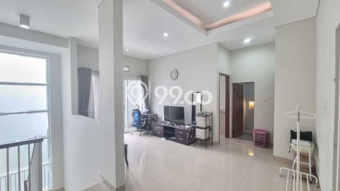 Rumah Luxury Modern Siap Huni di Bintaro Tangerang Selatan Rumah Luxury Modern Siap Huni di Bintaro Tangerang Selatan