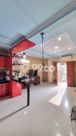 Hunian Elit LB 600m2 Siap Huni Desain Elegan di Bintaro, Tangerang Selatan Hunian Elit LB 600m2 Siap Huni Desain Elegan di Bintaro, Tangerang Selatan