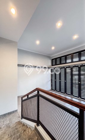 Ready to Use! Luxury House LT 267m2 Desain Elegan di Bintaro Ready to Use! Luxury House LT 267m2 Desain Elegan di Bintaro