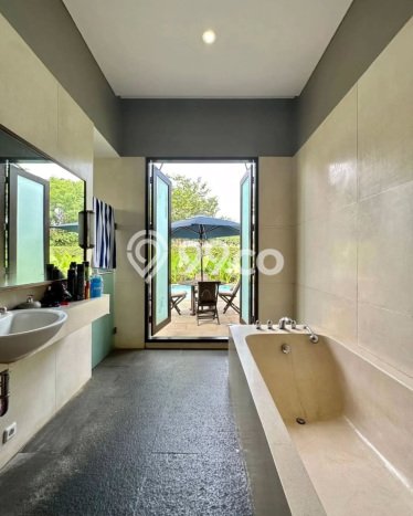 Hunian Mewah LB 650m2 Siap Pakai Desain Elegan di Kemang, Jakarta Selatan Hunian Mewah LB 650m2 Siap Pakai Desain Elegan di Kemang, Jakarta Selatan