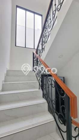 Rumah Luxury Modern Tanpa Renovasi di Bintaro Tangerang Selatan Rumah Luxury Modern Tanpa Renovasi di Bintaro Tangerang Selatan