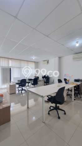 KAWASAN PREMIUM! Ruko Kawasan , Luas 220m2m², Jalan Utama KAWASAN PREMIUM! Ruko Kawasan , Luas 220m2m², Jalan Utama