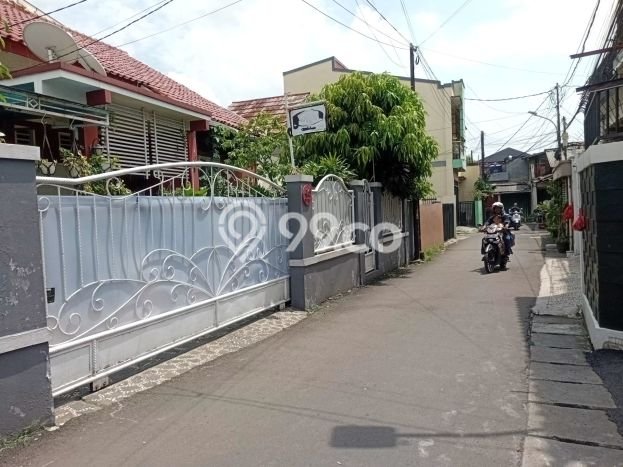 Rumah Luas Asri 4 KT Siap Pakai di Kebagusan Jakarta Selatan Rumah Luas Asri 4 KT Siap Pakai di Kebagusan Jakarta Selatan