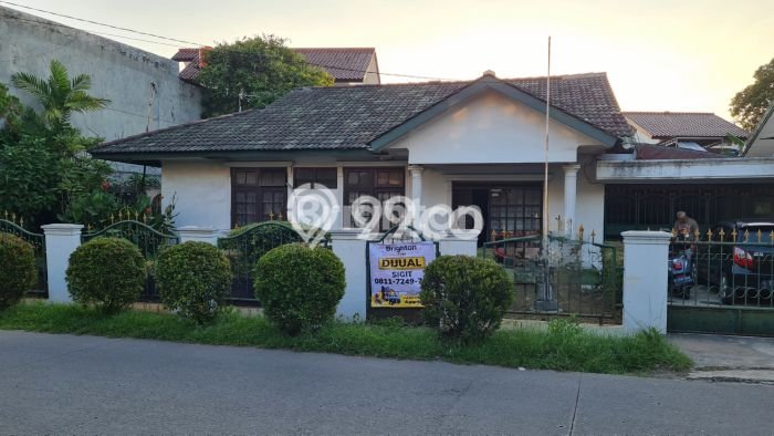 For Sale! Luxury House LT 1141m2 Desain Modern di Pondok Gede For Sale! Luxury House LT 1141m2 Desain Modern di Pondok Gede