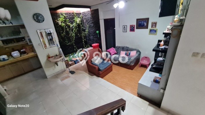 Rumah Elit LB 250m2 Siap Pakai Desain Elegan di Pondok Kelapa, Jakarta Timur Rumah Elit LB 250m2 Siap Pakai Desain Elegan di Pondok Kelapa, Jakarta Timur