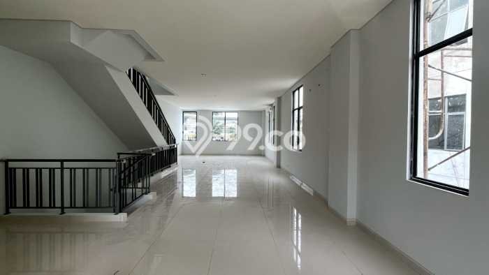 Dijual! Ruko di Gading Serpong Tangerang LT 108m2 / LB 326m2 Kawasan Strategis Dijual! Ruko di Gading Serpong Tangerang LT 108m2 / LB 326m2 Kawasan Strategis