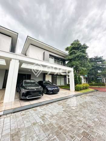 Dijual Rumah Mewah Elegan Dengan View Eksklusif di Gading Serpong, Tangerang Dijual Rumah Mewah Elegan Dengan View Eksklusif di Gading Serpong, Tangerang