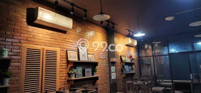 Unit Ruko Dijual di Jakarta Barat LT 100m2 & LB 375m2 Unit Ruko Dijual di Jakarta Barat LT 100m2 & LB 375m2